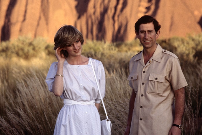 《The Crown》這位新人神還原戴安娜王妃這幕,網民:「以為是戴妃本人!」