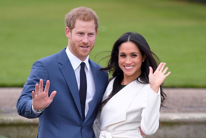 梅根重穿訂婚大日子的連身裙,但最矚目是手上的小眾 It Bag!