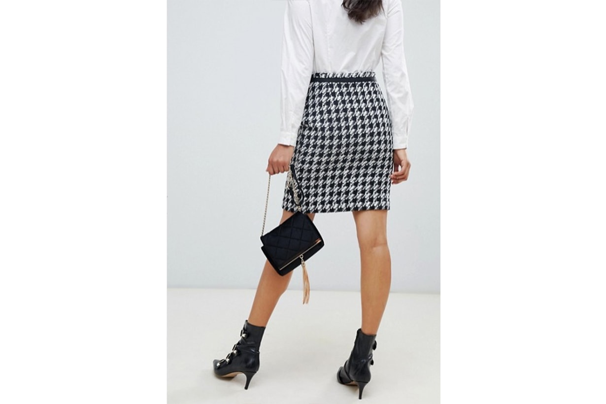 Morgan Houndstooth Asymmetric Button Front Skirt in Mono