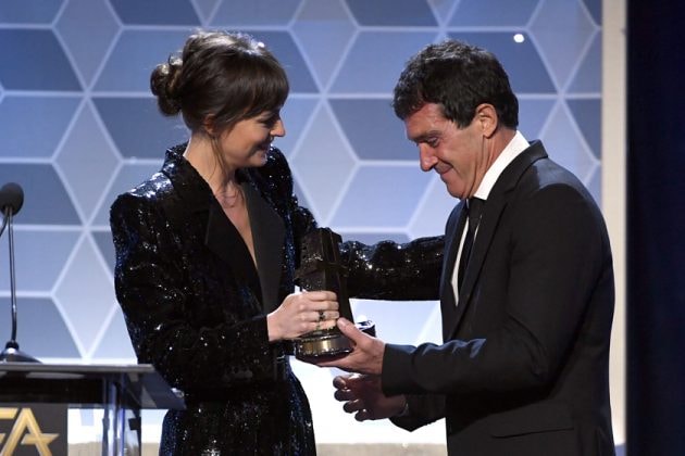 Dakota Johnson Antonio Banderas stepfather awards relationship