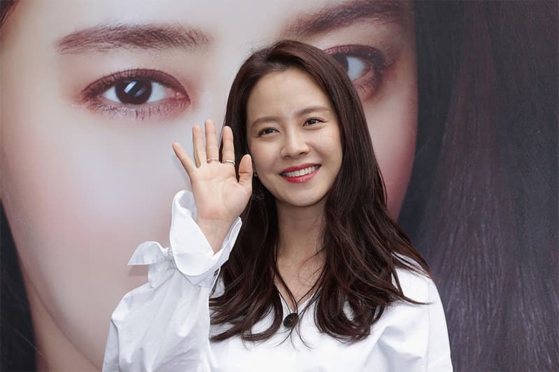 Song Ji Hyo wedding guest outfits