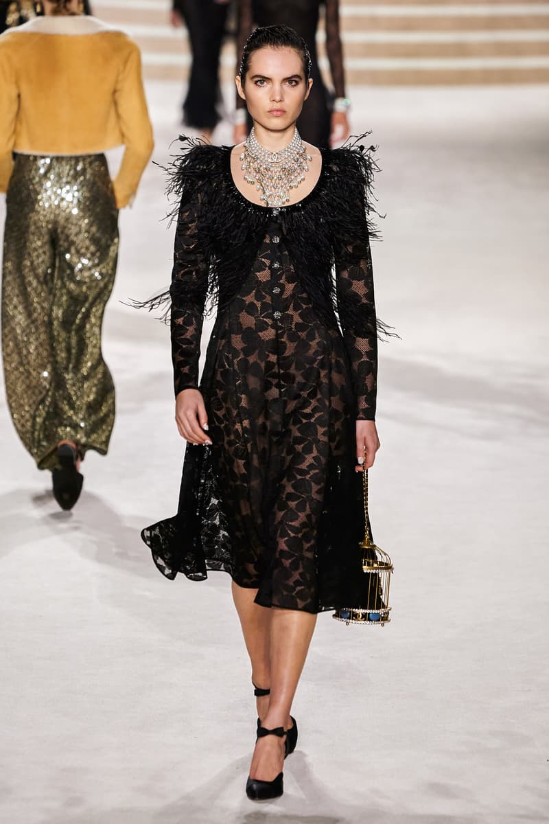 chanel Métiers d'art 2020 pre-fall show cambon 31