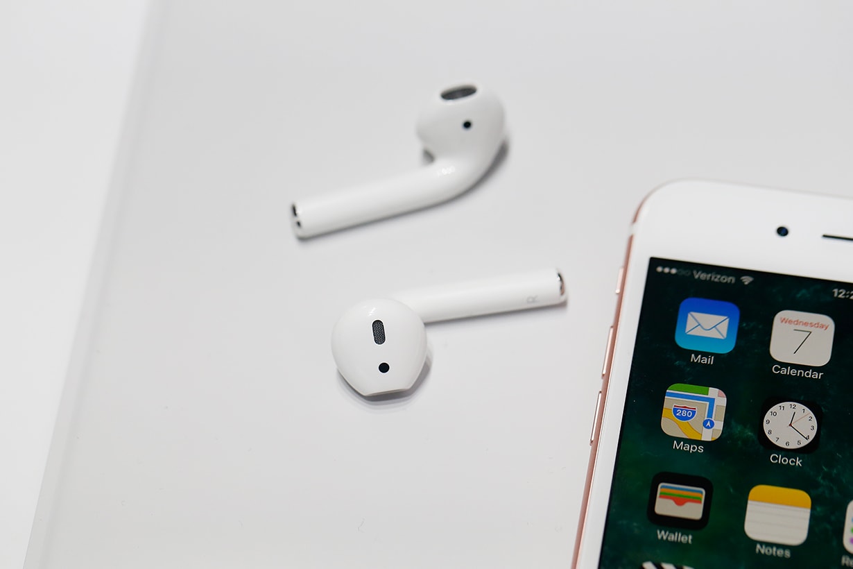 apple considering bundling airpods iphones 2020