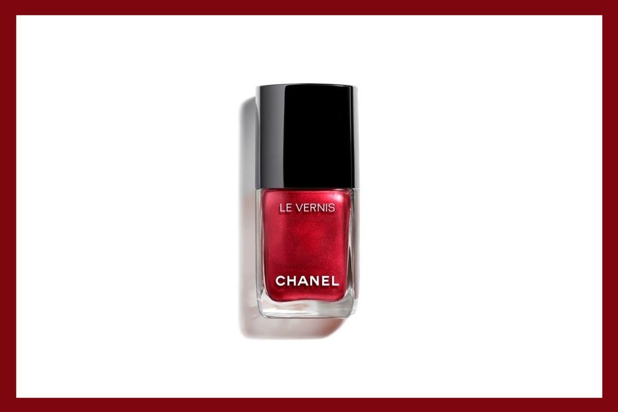 beautiful red nail varnishes to wear this christmas