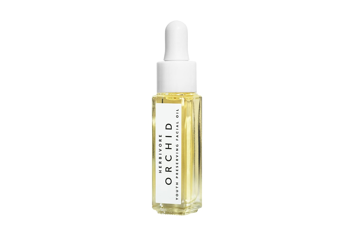 Facial Oils skincare moisturising hydration dry skin oily skin sensitive skin fall winter summer skincare tips 