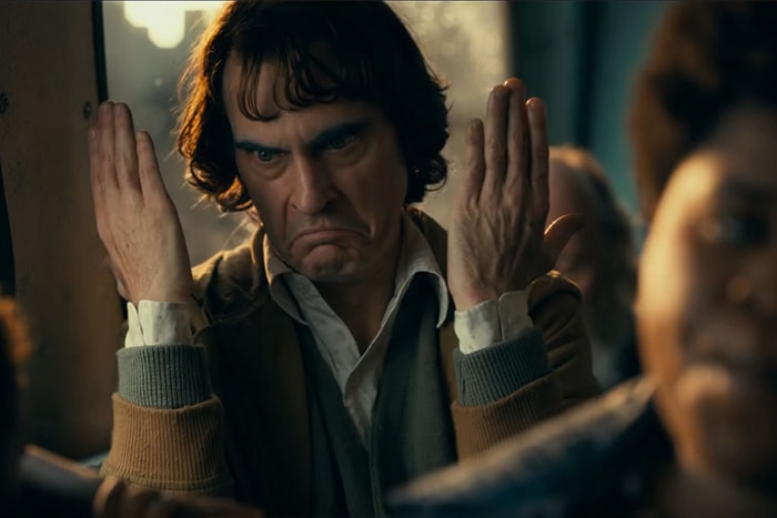 《Joker》完整劇本曝光,揭開被刪走了、跟鄰居 Sophie 有關的重要一幕!