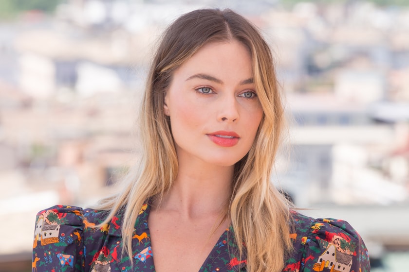 margot robbie blush makeup tips how to layer
