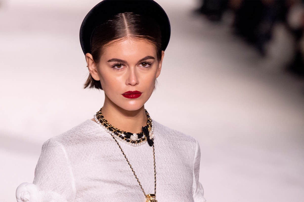 Chanel Métiers d’Art Runway Miuccia Prada 2019 Spring Fall Winter Padded Headband Trend Kate Middleton Kaia Gerber Hair Accessories 