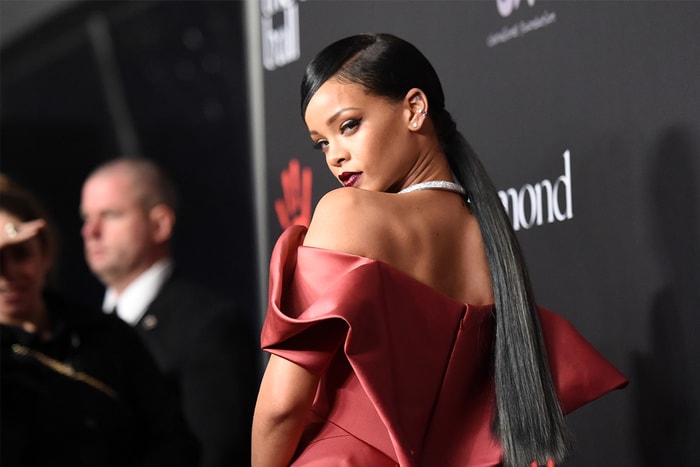 果然是 Girl Boss:Rihanna 擔任《i-D》編輯,合作推出《Rihannazine》!