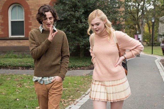 雨天的浪漫紐約，Timothée Chalamet 陷入 Elle Fanning 與 Selena Gomez 三角戀情中 ...