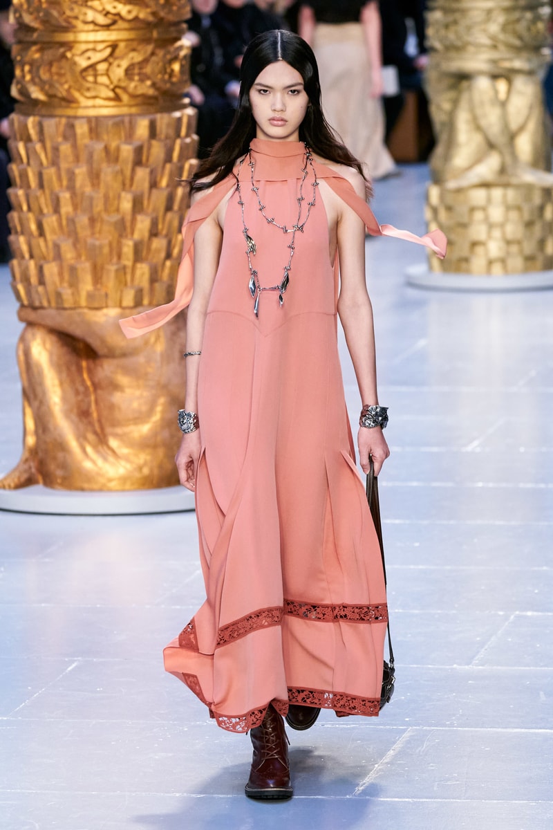 Chloé paris fashion show 2020 fw Sofia Steinberg model