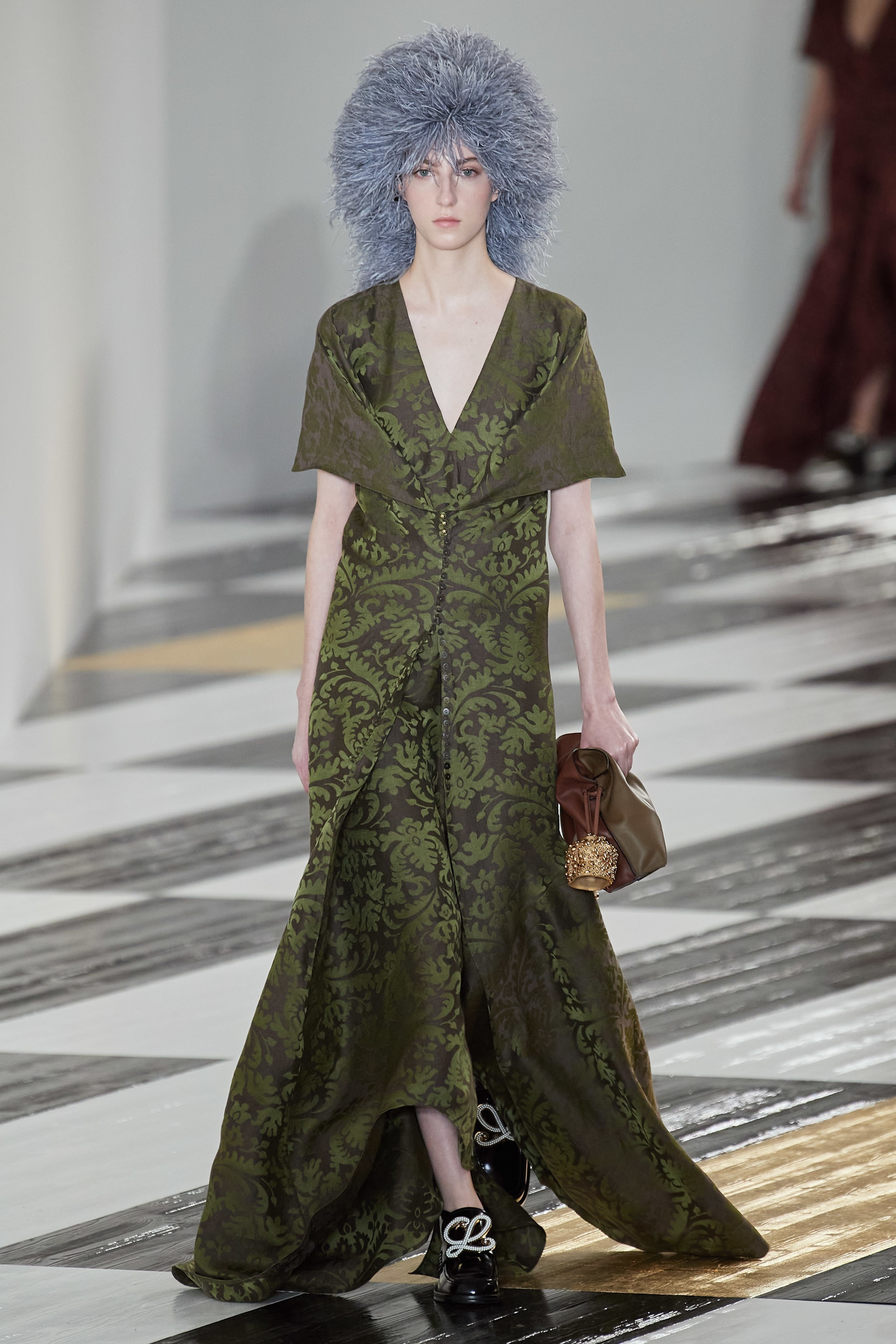 Paris fashion show fall 2020 ready to wear loewe collection