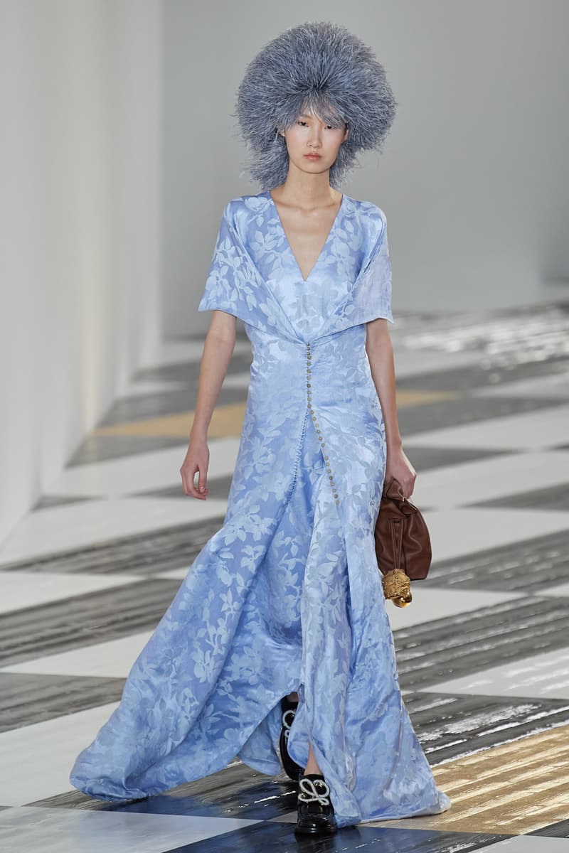 Paris fashion show fall 2020 ready to wear loewe collection