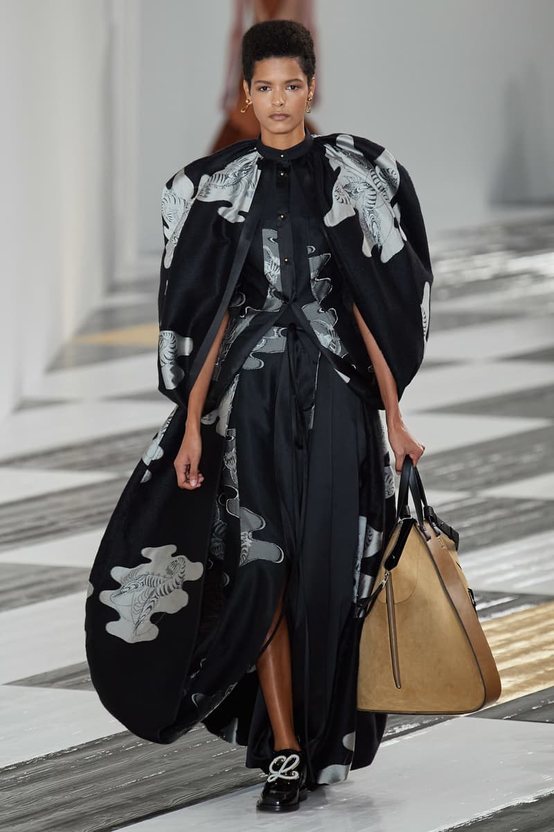 Paris fashion show fall 2020 ready to wear loewe collection