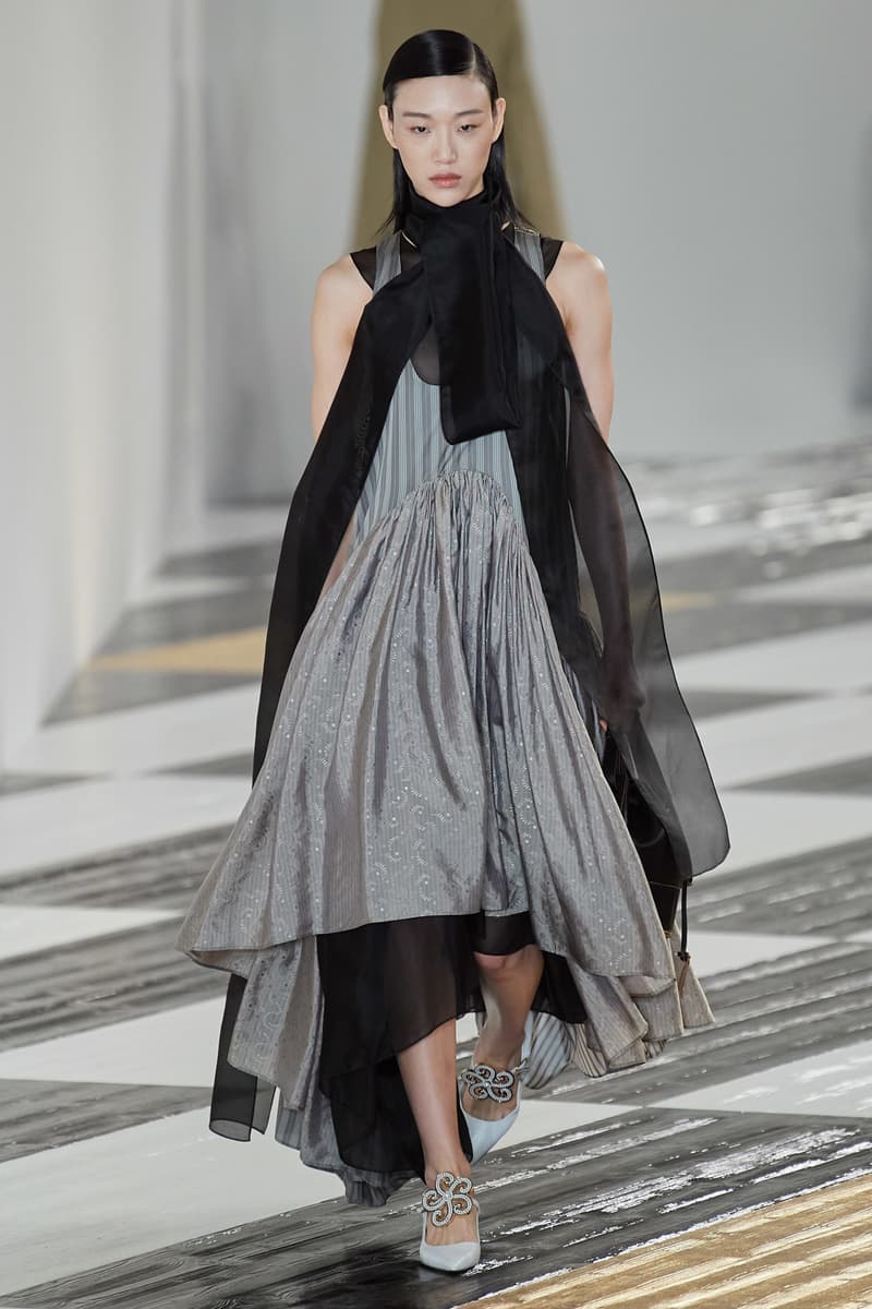 Paris fashion show fall 2020 ready to wear loewe collection