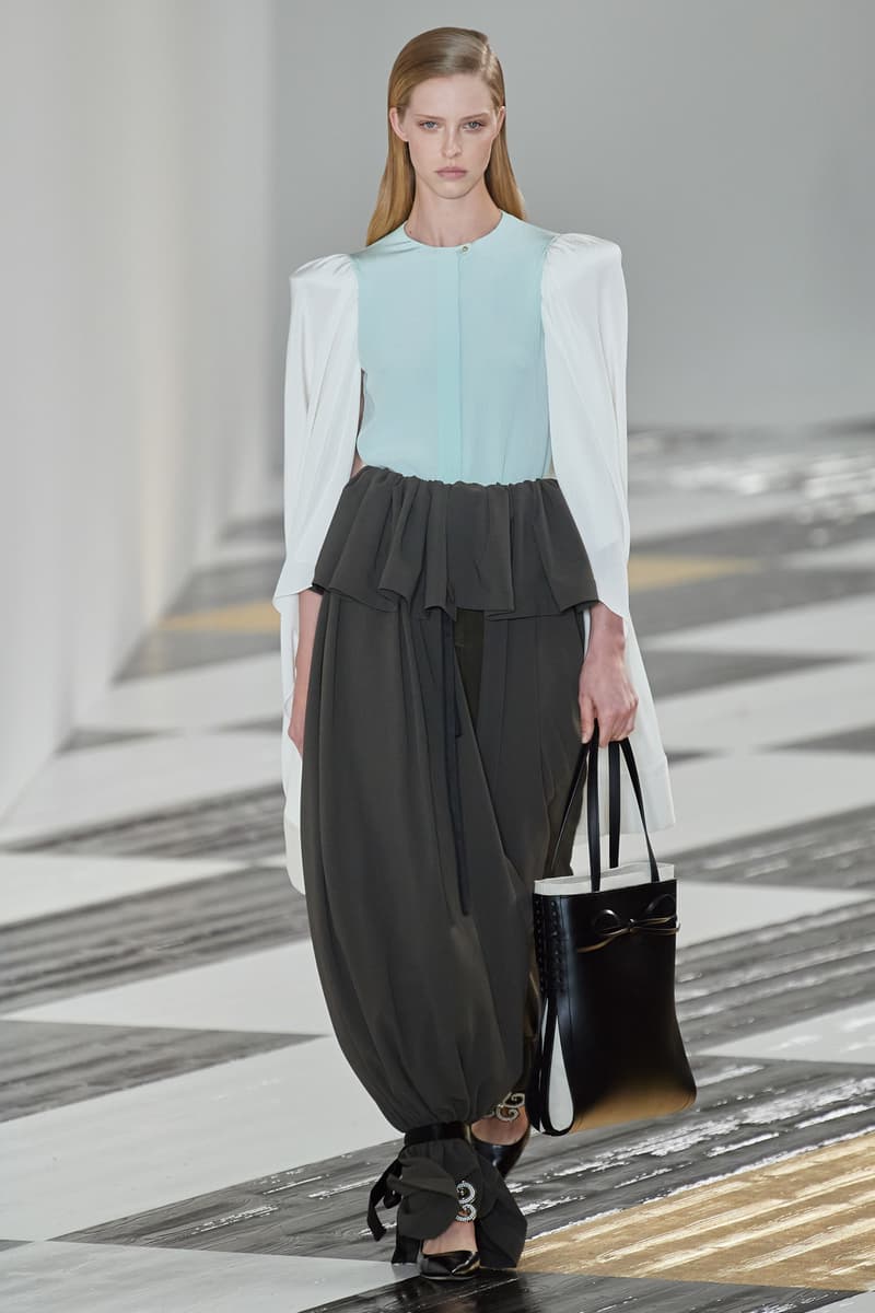 Paris fashion show fall 2020 ready to wear loewe collection