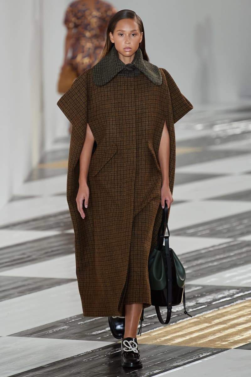 Paris fashion show fall 2020 ready to wear loewe collection