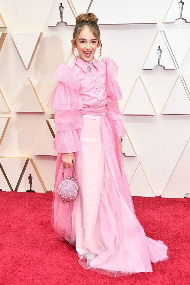 'Once Upon a Time… in Hollywood's' Julia Butters brought a turkey sandwich to the Oscars in her clutch bag and won the red carpet