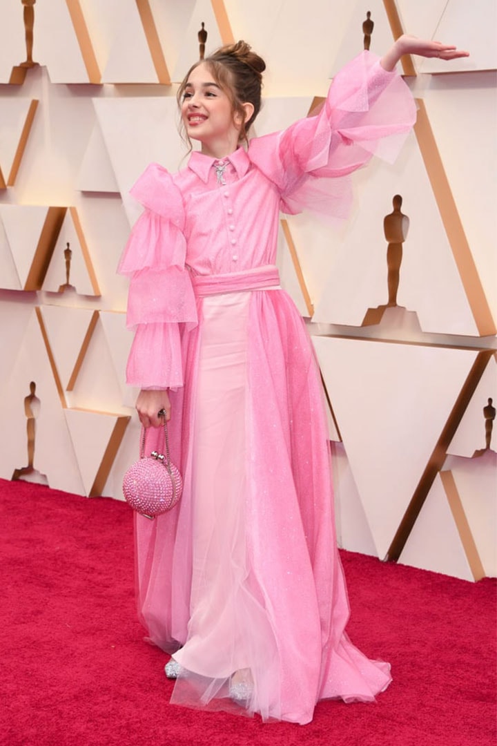 'Once Upon a Time… in Hollywood's' Julia Butters brought a turkey sandwich to the Oscars in her clutch bag and won the red carpet