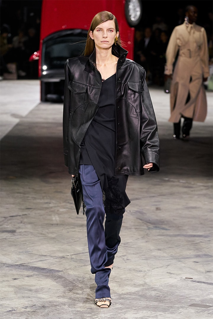 pfw off white 2020 fall Virgil Abloh Gigi hadid Bella Hadid Yolanda Hadid