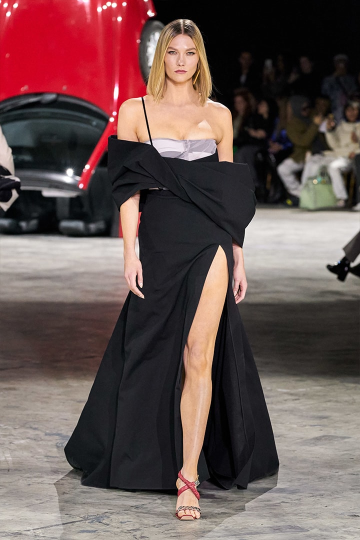 pfw off white 2020 fall Virgil Abloh Gigi hadid Bella Hadid Yolanda Hadid