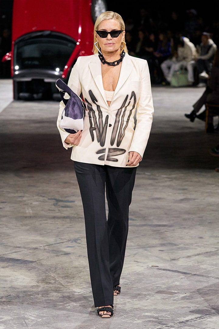 pfw off white 2020 fall Virgil Abloh Gigi hadid Bella Hadid Yolanda Hadid