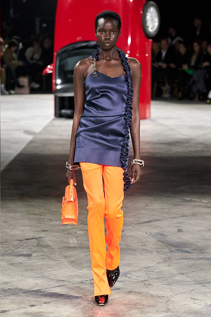 pfw off white 2020 fall Virgil Abloh Gigi hadid Bella Hadid Yolanda Hadid