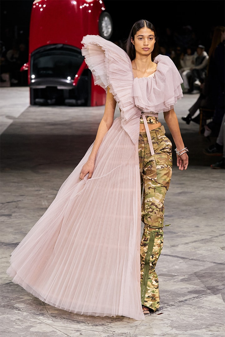 pfw off white 2020 fall Virgil Abloh Gigi hadid Bella Hadid Yolanda Hadid