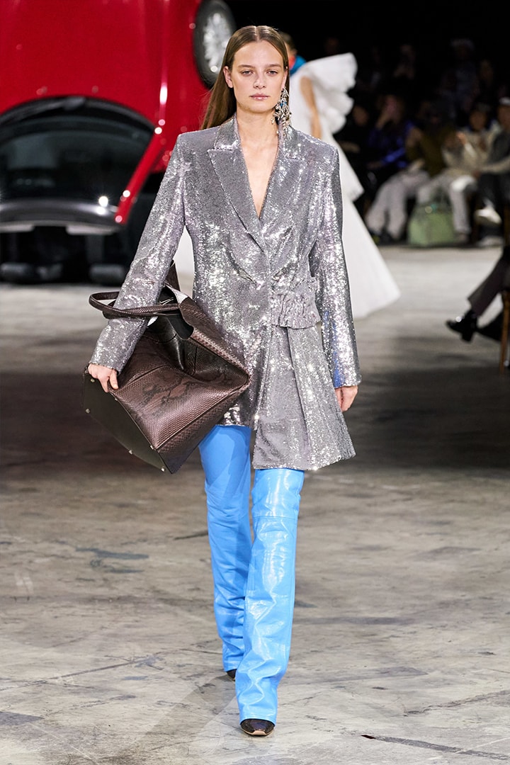 pfw off white 2020 fall Virgil Abloh Gigi hadid Bella Hadid Yolanda Hadid