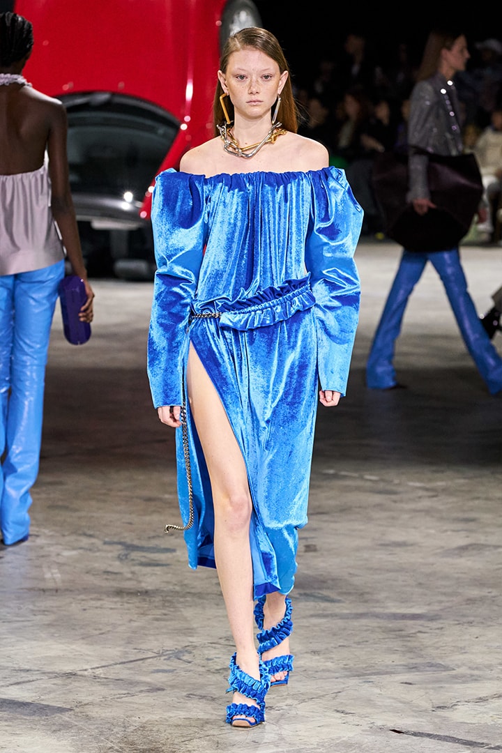 pfw off white 2020 fall Virgil Abloh Gigi hadid Bella Hadid Yolanda Hadid