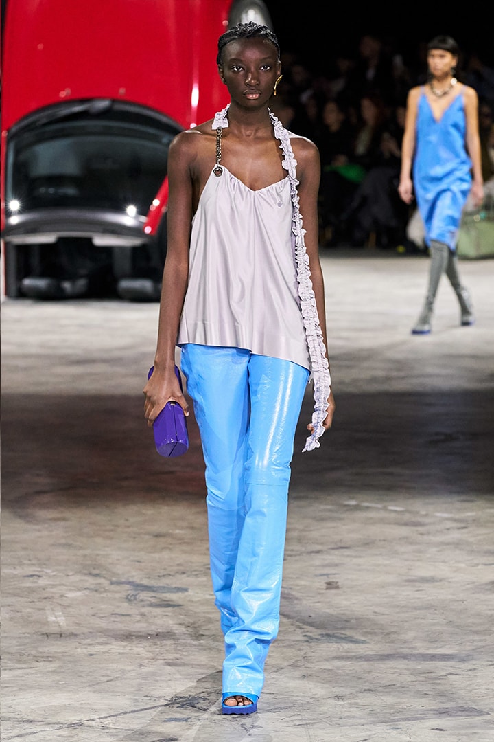 pfw off white 2020 fall Virgil Abloh Gigi hadid Bella Hadid Yolanda Hadid