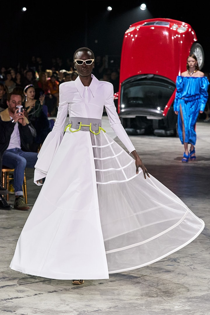 pfw off white 2020 fall Virgil Abloh Gigi hadid Bella Hadid Yolanda Hadid