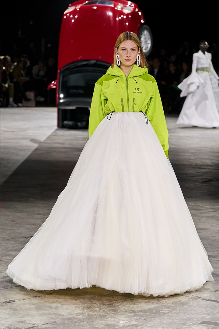 pfw off white 2020 fall Virgil Abloh Gigi hadid Bella Hadid Yolanda Hadid
