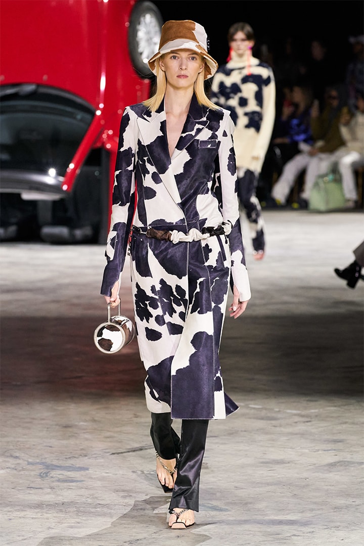 pfw off white 2020 fall Virgil Abloh Gigi hadid Bella Hadid Yolanda Hadid