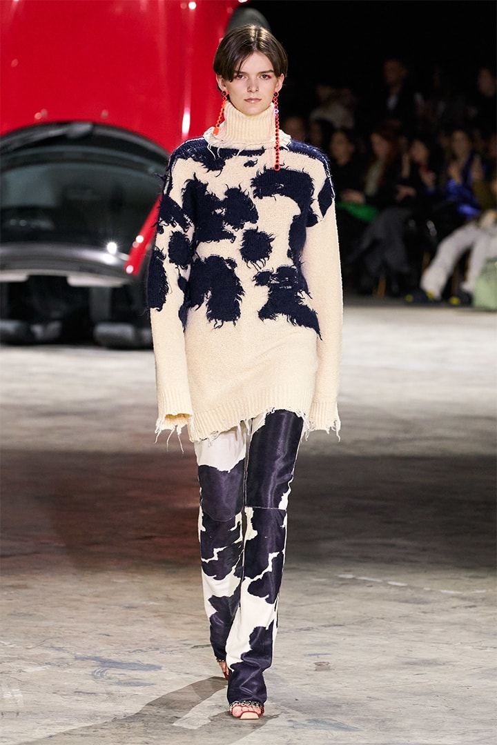 pfw off white 2020 fall Virgil Abloh Gigi hadid Bella Hadid Yolanda Hadid