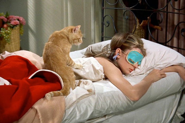 偷師荷里活女星的美容秘訣:避免起床一頭亂髮,枕頭套的材質也能是關鍵!