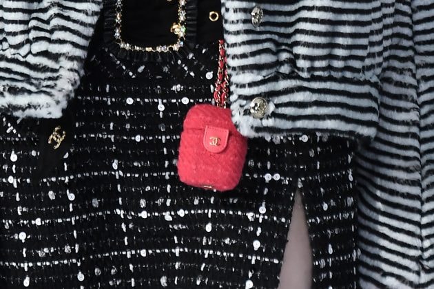 chanel paris airpods case pink 2020 fw reveal