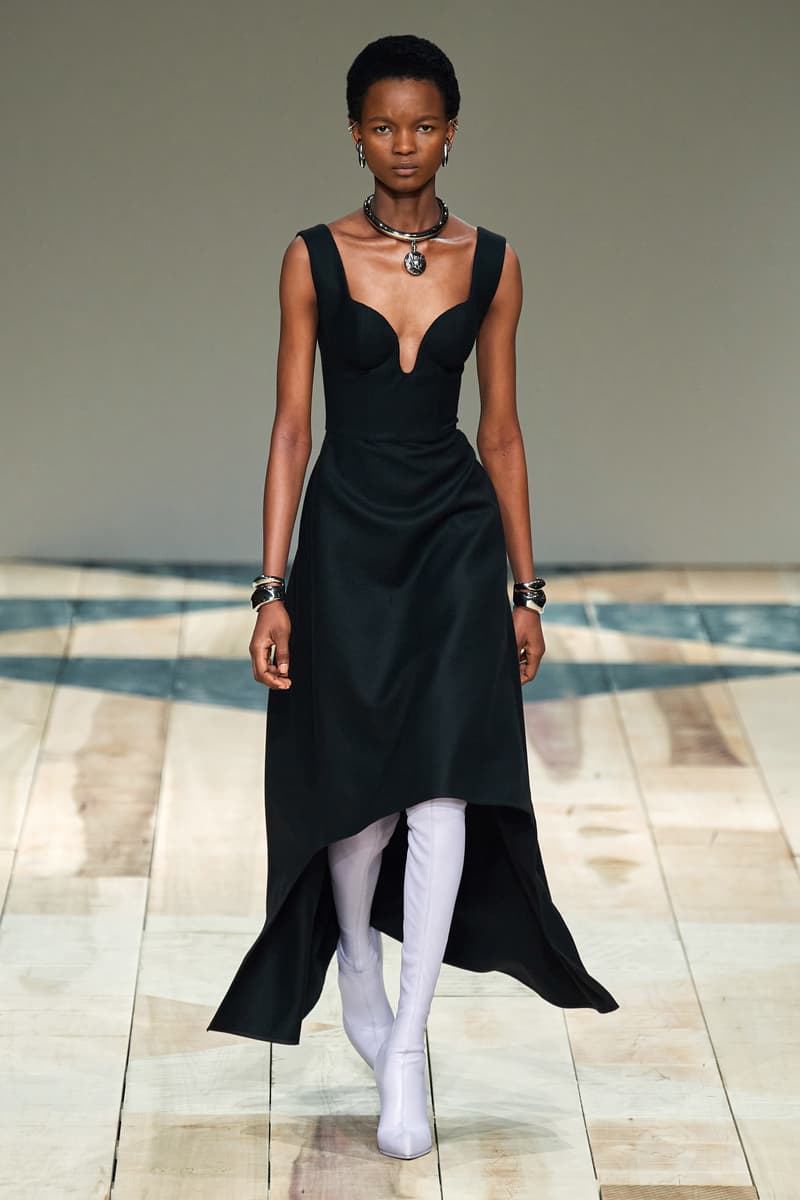 Paris fashion shows Alexander mcqueen 2020 ready to wear