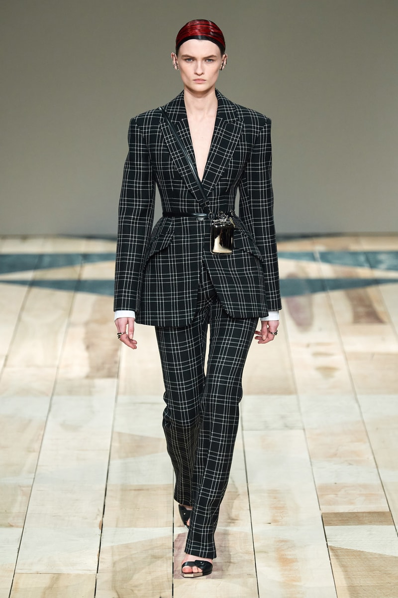 Paris fashion shows Alexander mcqueen 2020 ready to wear