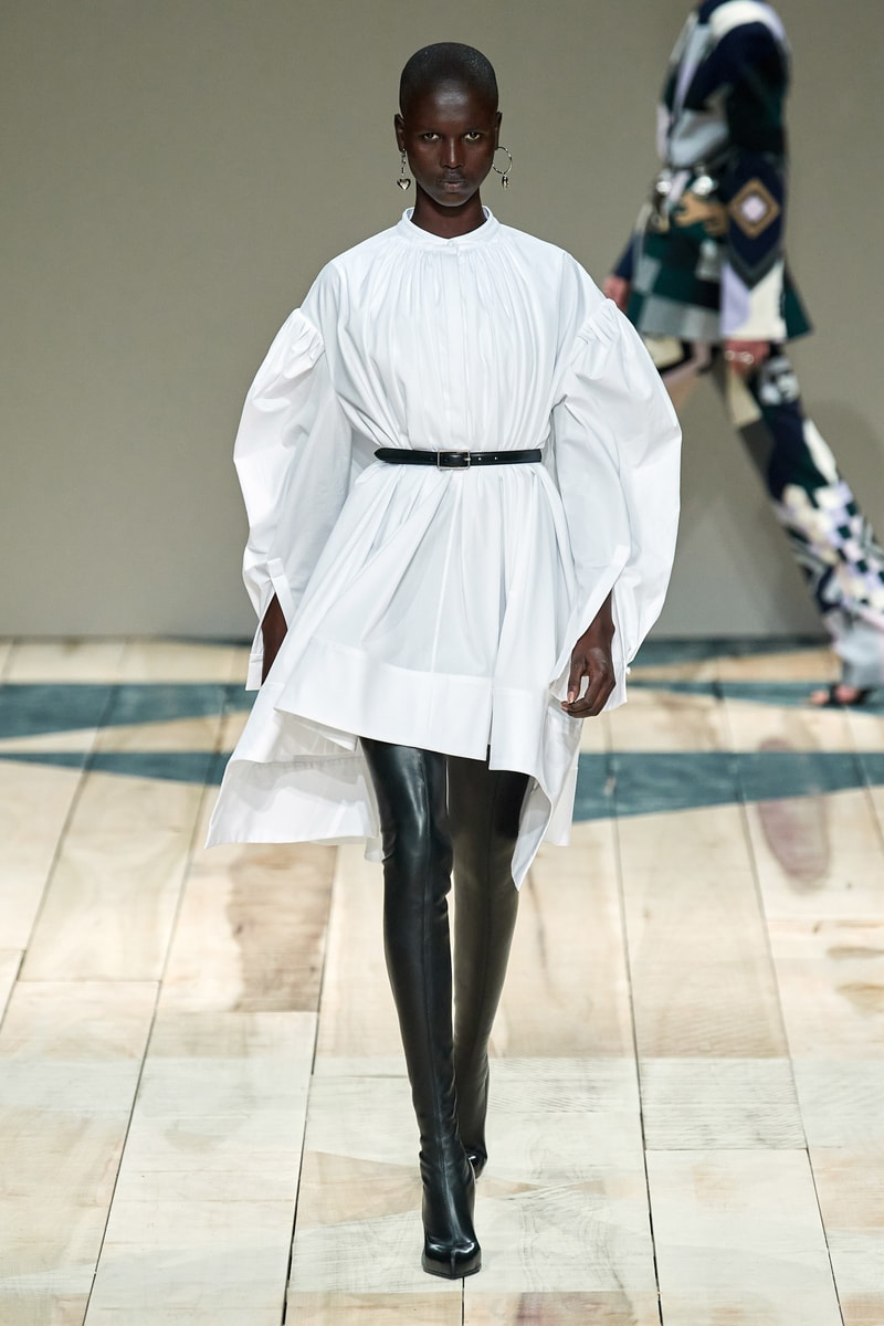 Paris fashion shows Alexander mcqueen 2020 ready to wear