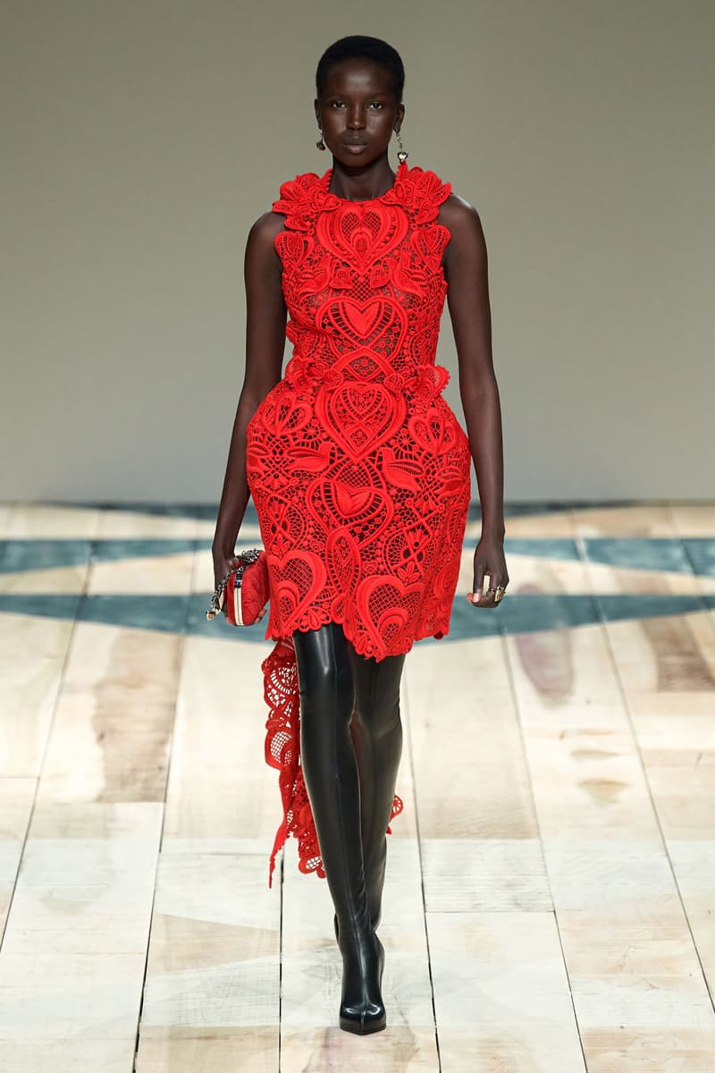 Paris fashion shows Alexander mcqueen 2020 ready to wear