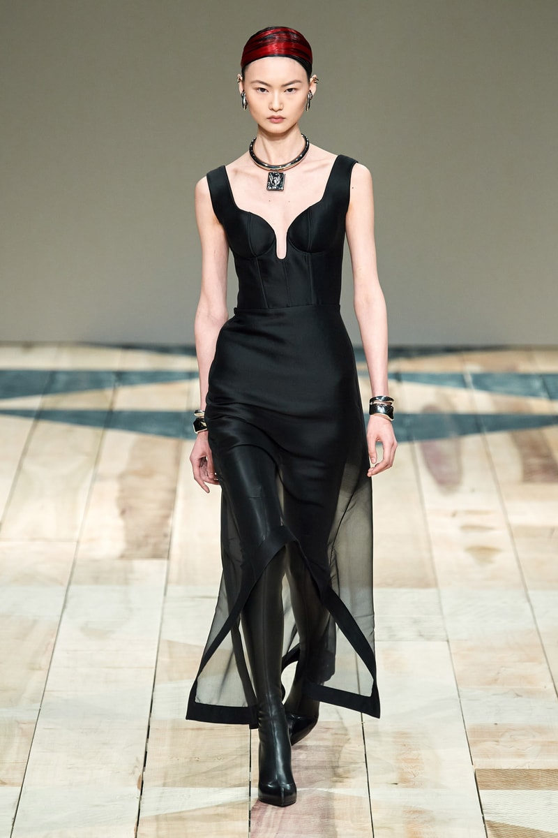 Paris fashion shows Alexander mcqueen 2020 ready to wear