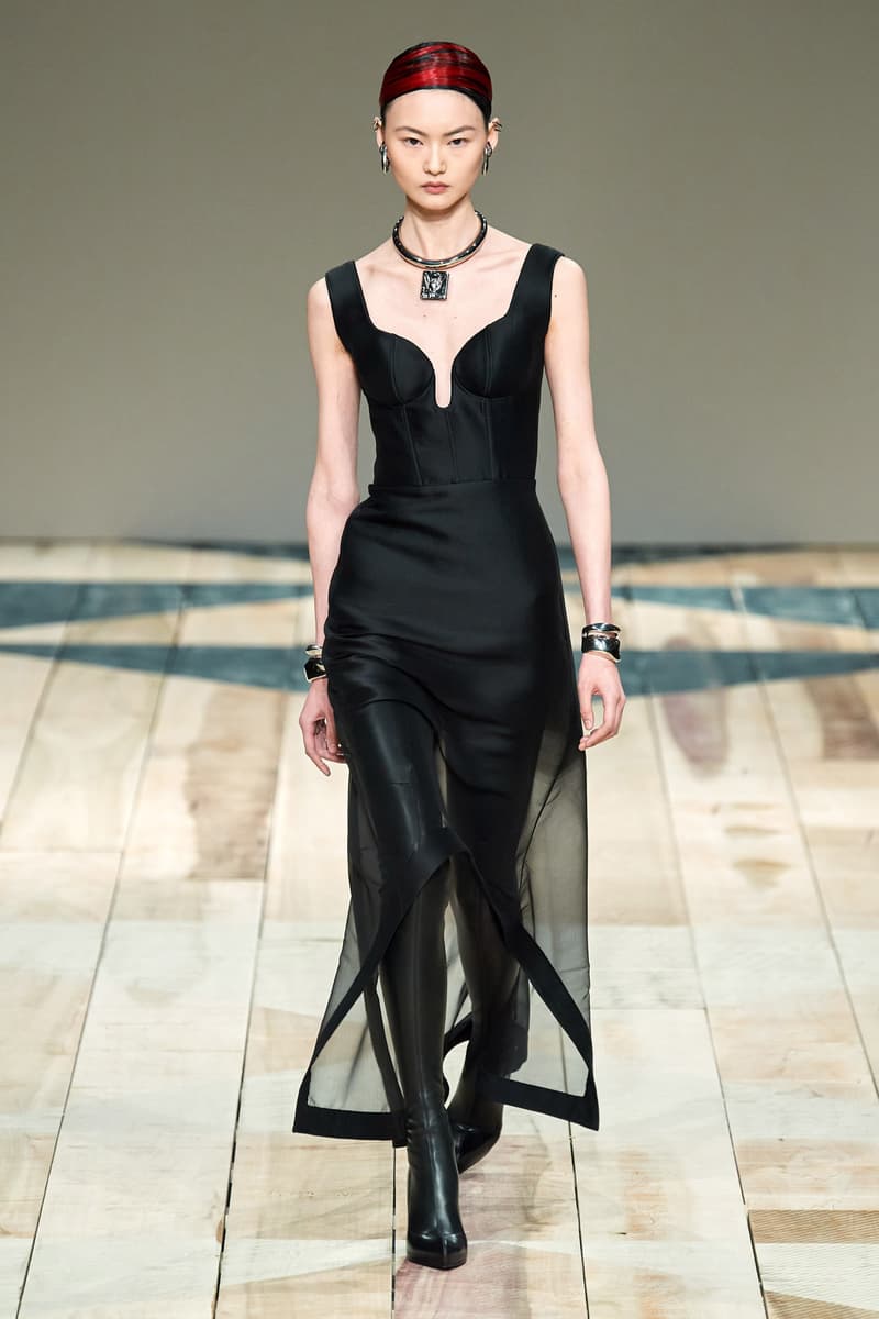 Paris fashion shows Alexander mcqueen 2020 ready to wear