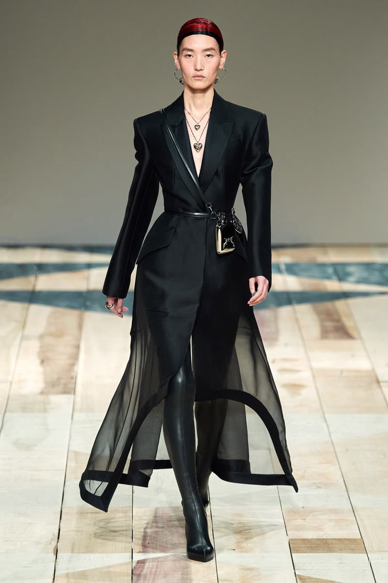 Paris fashion shows Alexander mcqueen 2020 ready to wear