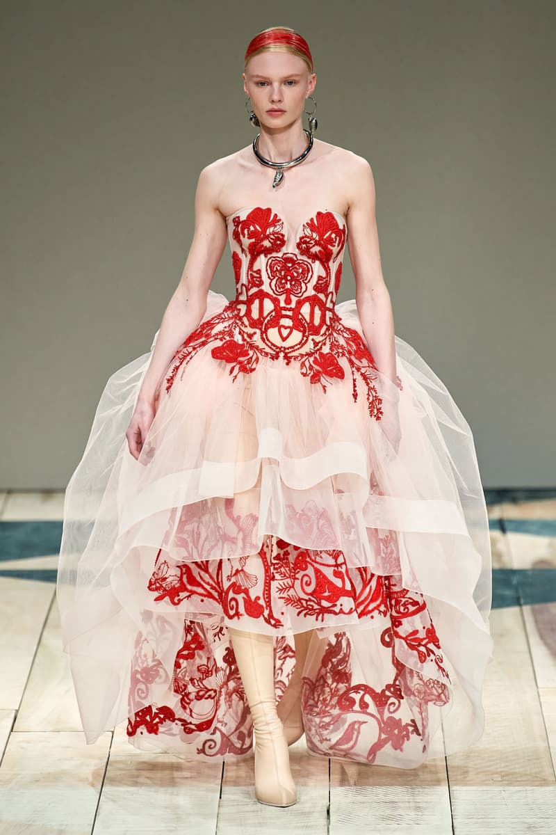 Paris fashion shows Alexander mcqueen 2020 ready to wear