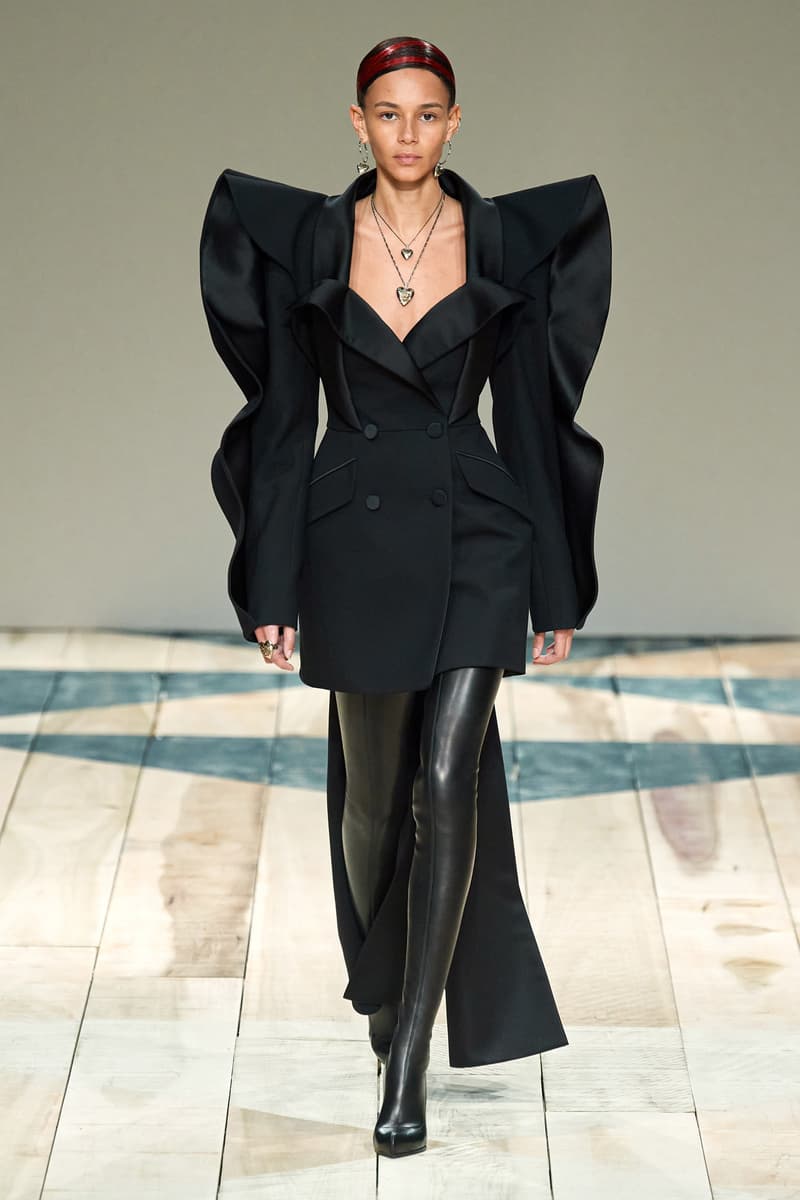 Paris fashion shows Alexander mcqueen 2020 ready to wear