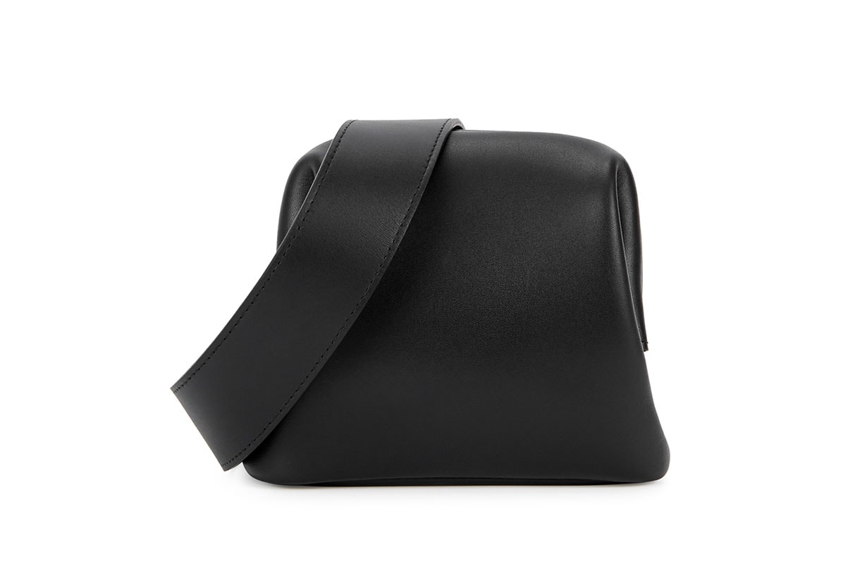 OSOI Peanut Brot black leather belt bag