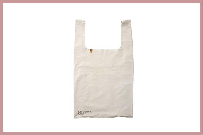 Visvim 這個索價 $1 萬的購物袋,為何能引起搶購潮呢?