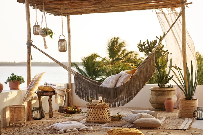 利用居家小物打造舒適的度假風情:H&M Home 以永續材料注入全新家飾系列!