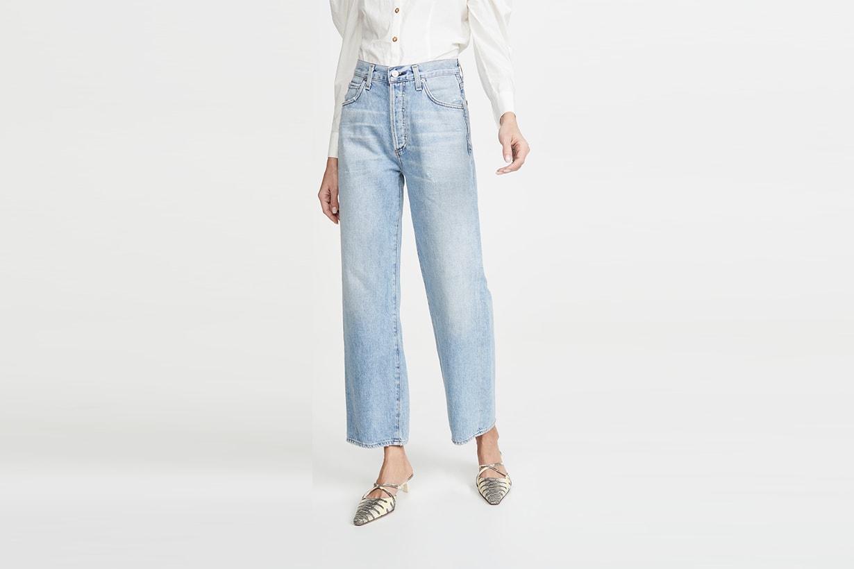 light wash jeans outfits 2020ss